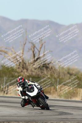 media/Dec-01-2025-Moto Forza (Mon) [[2daa91e15f]]/2-Intermediate Group/Session 3 (Turn 3)/